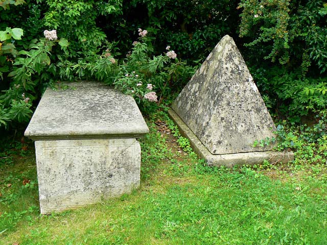 Small pyramid tomb, St Thomas à Becket Churchyard, Box, Wiltshire