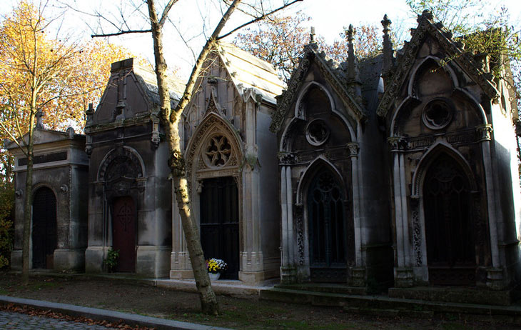 Row of tombs in Pere Lachaise Cemetery, Paris