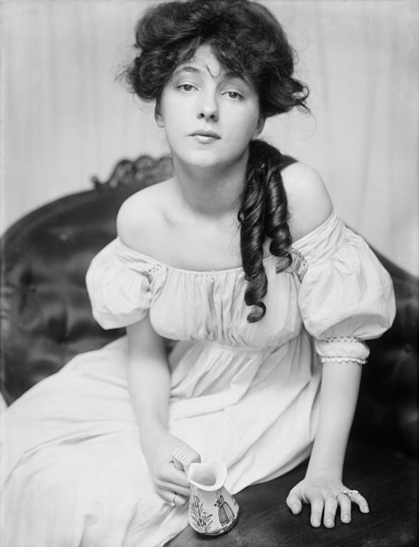 Evelyn Nesbit, the mistress of Stanford White, who was the architect of James Gordon Bennett Junior's owl tomb