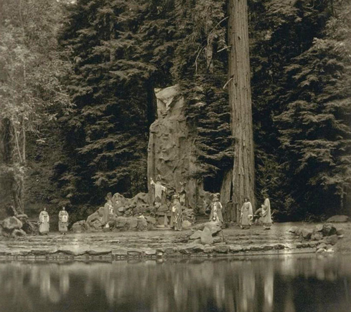 The 40-foot owl statue used by the Bohemian Club in their ceremonies. Was James Gordon Bennett Jr. a member?